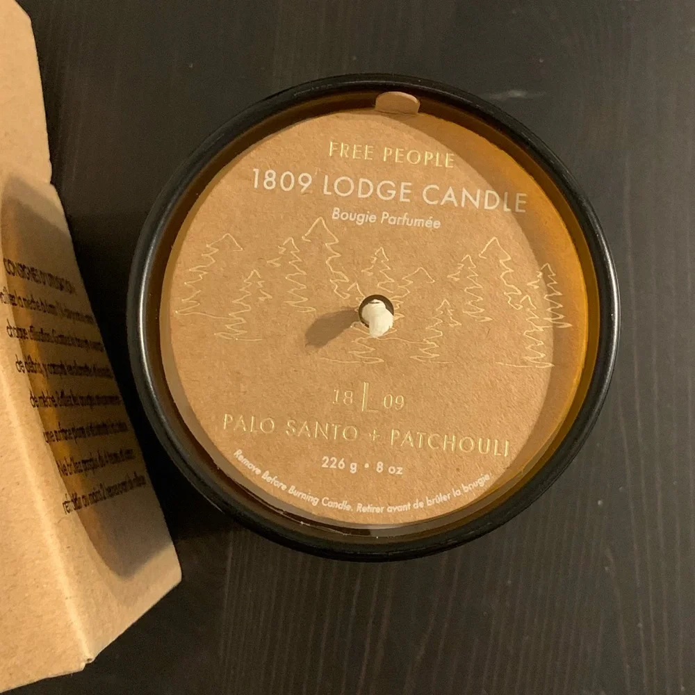 Free People 1809 Collection 8 oz Cozy Winter Candle in Lodge Scent